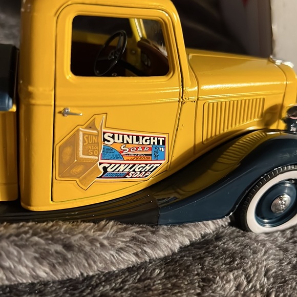SOLIDO FORD V8 PICKUP SUNLIGHT SOAP REF 8020, YELLOW SILVER VINTAGE IN BOX - Picture 13 of 17